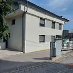 Apartma Golovec *
