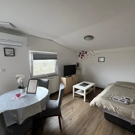 Apartma Golovec Любляна
