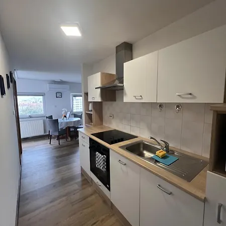 Apartma Golovec Apartamento